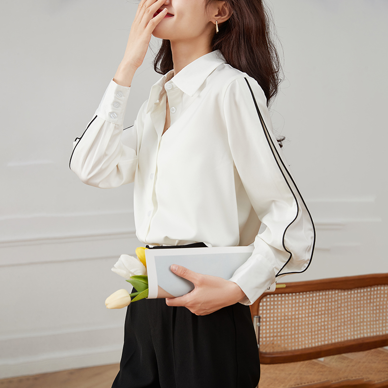 韓国 ファッション トップス ブラウス シャツ 春 夏 カジュアル PTXN820  モノトーン ボリューム袖 ドレープ プレーン オルチャン シンプル 定番 セレカジの写真3枚目
